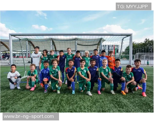 达州足球教练助力青少年成长培养未来足球明星的梦想与希望